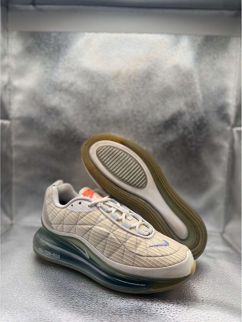 Nike air mx 720-818 cream